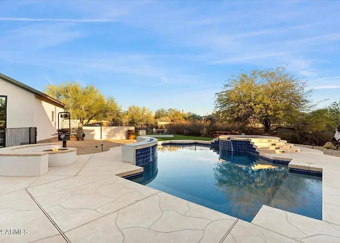 Private Pickleball Court Pool Heat Fire Pit *