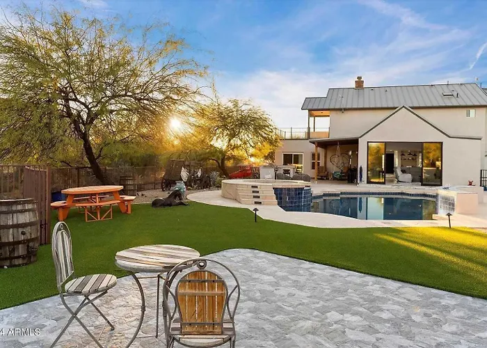 Private Pickleball Court Pool Heat Fire Pit Holiday home *