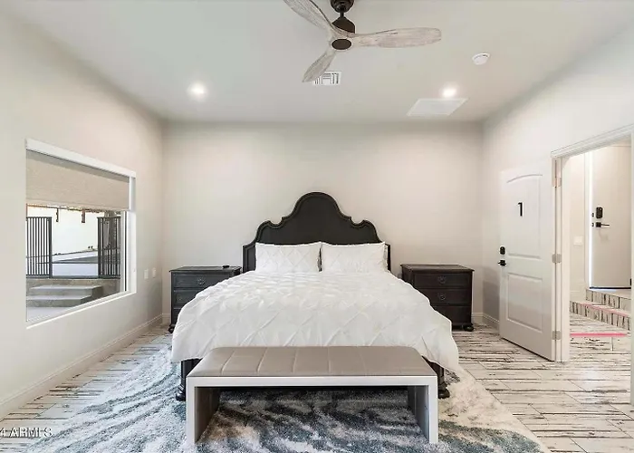 Private Pickleball Court Pool Heat Fire Pit * Cave Creek