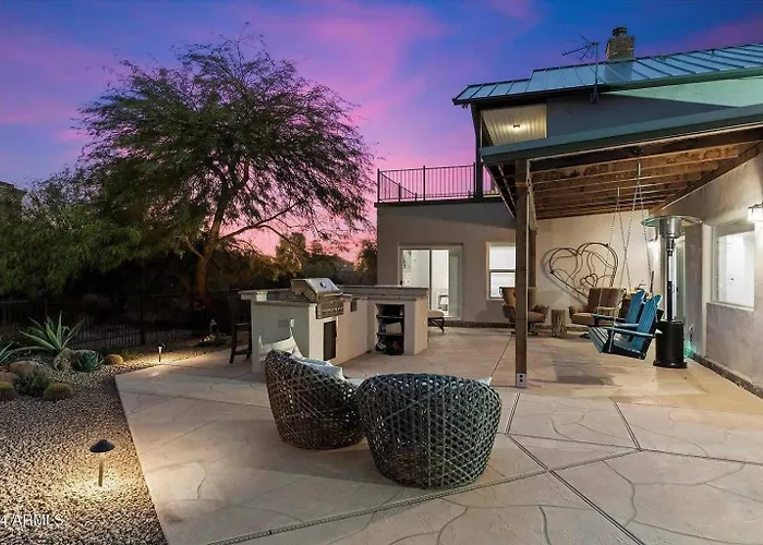 Private Pickleball Court Pool Heat Fire Pit Holiday home Cave Creek